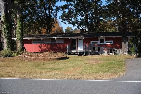 2011 Lynwood Dr, Greensboro, NC 27406