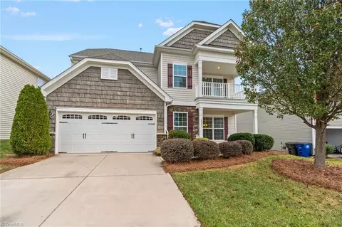 4887 Old Towne Village Cir, Pfafftown, NC 27040