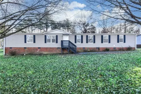 4702 Belgian Ct, Mcleansville, NC 27301