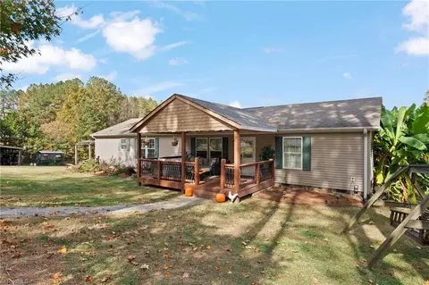 317 Rock Hill Church Rd, Ararat, NC 27007