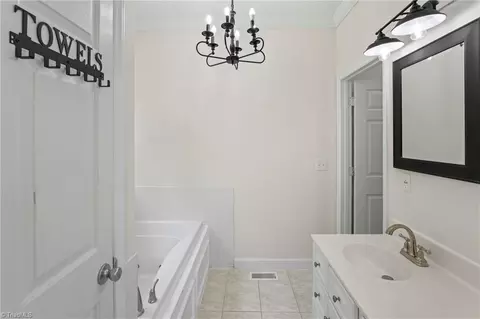 Bath - 183 Bentbrook Dr, Advance, NC 27006 photo 4 of 5