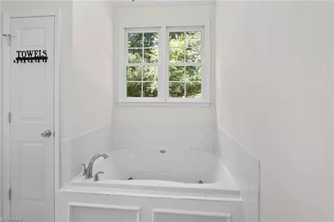 Bath - 183 Bentbrook Dr, Advance, NC 27006 photo 2 of 5