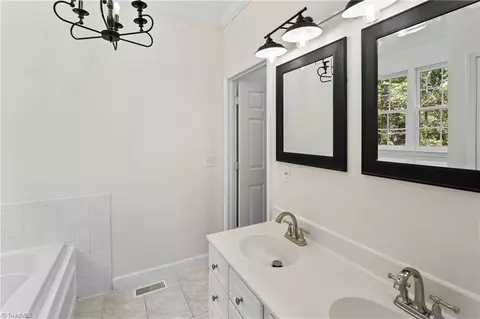 Bath - 183 Bentbrook Dr, Advance, NC 27006 photo 3 of 5