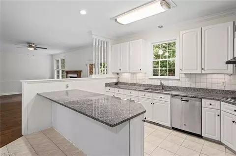 Kitchen - 183 Bentbrook Dr, Advance, NC 27006 photo 2 of 4