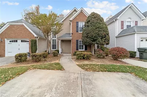 3 Cedar Knoll Dr, Greensboro, NC 27407