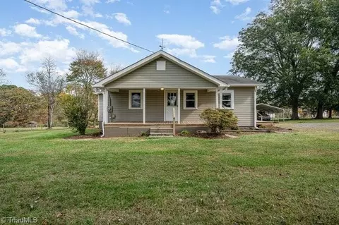 1416 Dobbins Mill Rd, Yadkinville, NC 27055