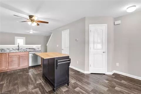458 Sandybrooke Dr, High Point, NC 27265 photo 3