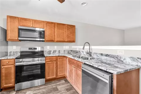 458 Sandybrooke Dr, High Point, NC 27265 photo 8