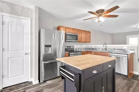 458 Sandybrooke Dr, High Point, NC 27265 photo 6