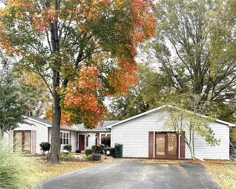 1000 Kingsridge Rd, Kernersville, NC 27284