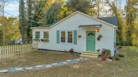 1105 J St, North Wilkesboro, NC 28659