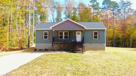 4948 Dogwood Heights Ln, Trinity, NC 27370