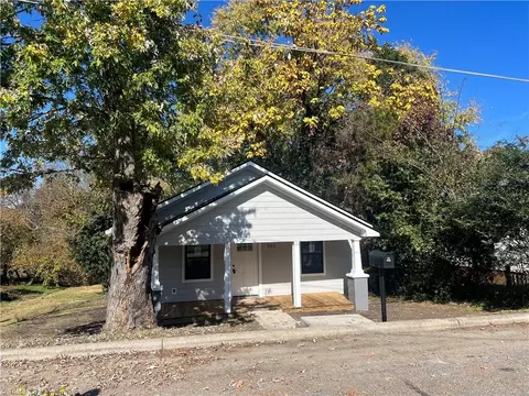 Exterior - 502 Everett Ln, High Point, NC 27262 photo 2 of 6