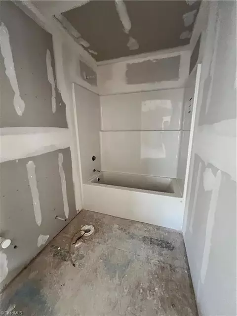 Bath - 502 Everett Ln, High Point, NC 27262 photo 1 of 1