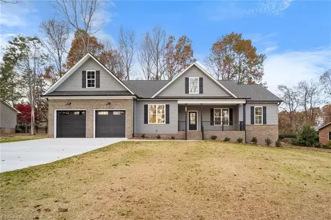 329 Courtney Ln, Lexington, NC 27295