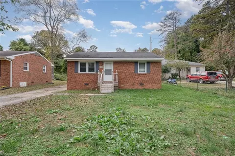 1119 Wayside St, High Point, NC 27260