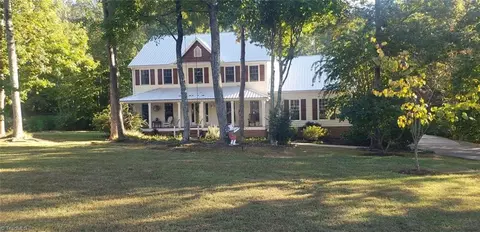 6215 Reata Dr, Summerfield, NC 27358