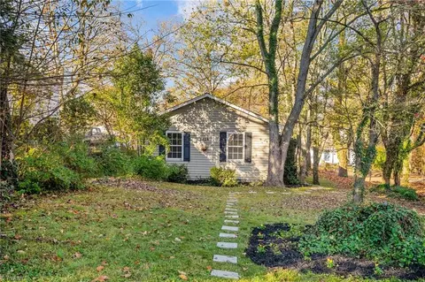 2326 Broad St S, Winston Salem, NC 27127