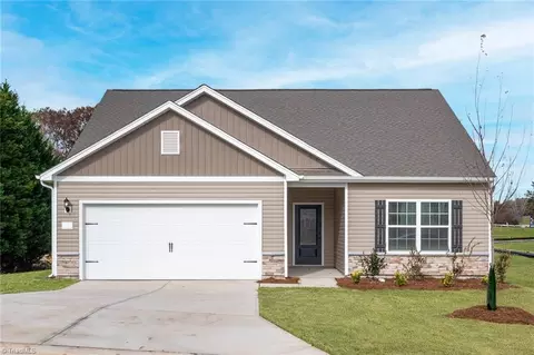 232 Dixieland Ct, King, NC 27021