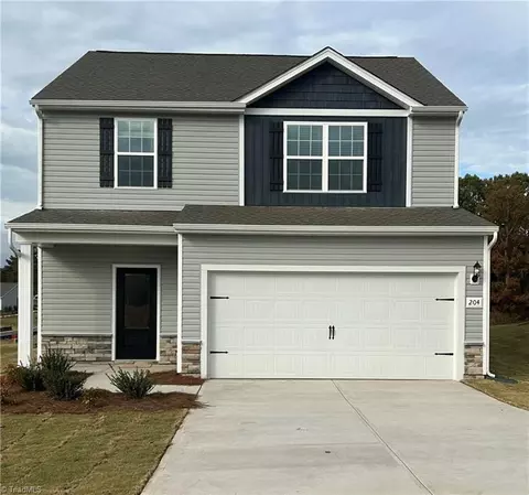 204 Dixieland Ct, King, NC 27021