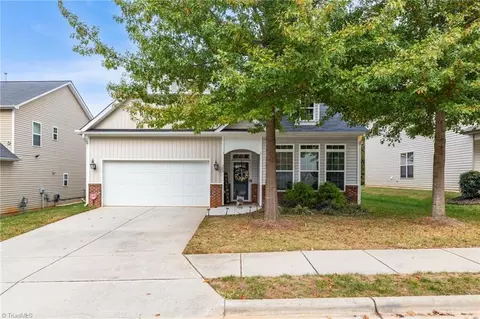 305 Summerwalk Rd, Greensboro, NC 27455