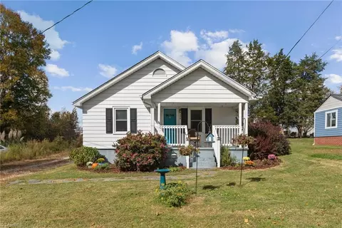 124 Lakeside Dr, Archdale, NC 27263