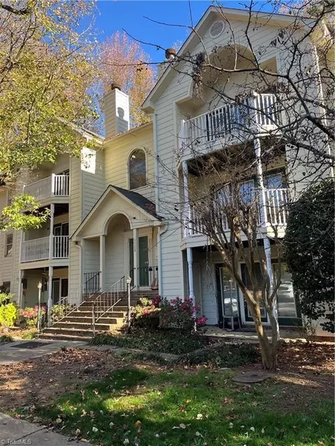 5928 Friendly Ave W #L, Greensboro, NC 27410