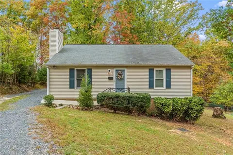 217 N Sunset Dr, Asheboro, NC 27205