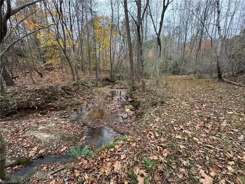 2546 N Nc Highway 66, Westfield, NC 27053