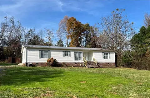 1799 Star Gazer Dr, Asheboro, NC 27205