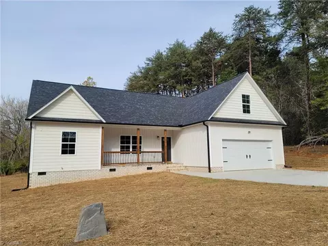 1305 Lakeview Heights Dr, High Point, NC 27265