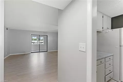 Entry Way - 300 Main St E #E, Pilot Mountain, NC 27041 photo 1 of 2