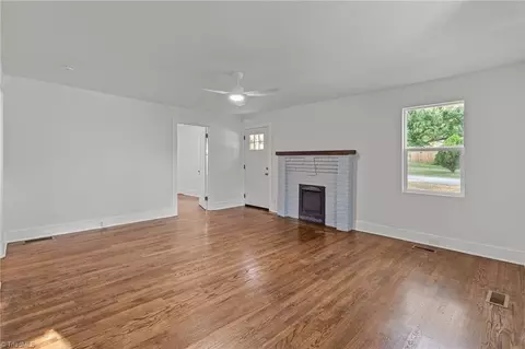Living - 710 Packard Ave, Kannapolis, NC 28083 photo 2 of 3