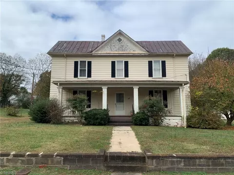 209 Hamilton St N, Eden, NC 27288