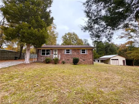 634 John St, Eden, NC 27288