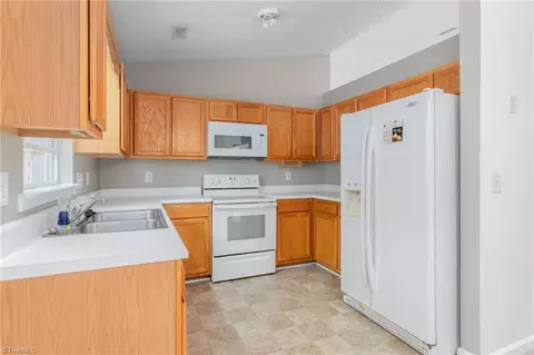2900 Waterstone Loop, High Point, NC 27265 photo 10