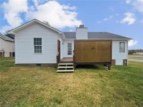 1317 Trinity St, Thomasville, NC 27360 photo 8