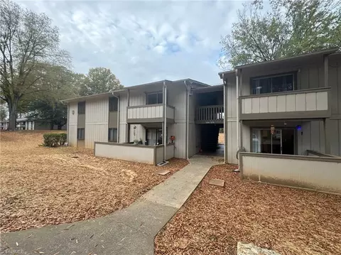 2240 Sunderland Rd #51N, Winston Salem, NC 27103