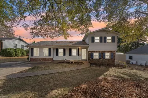 4216 Cavalier Dr, Winston Salem, NC 27104