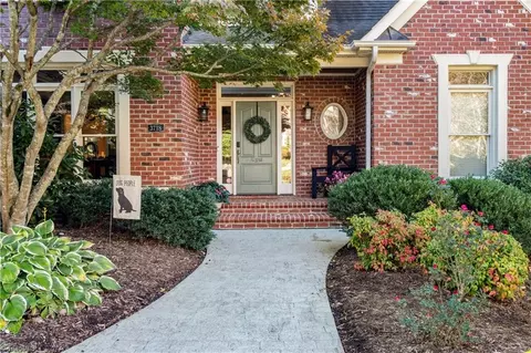 3718 Burbank Ln, Winston Salem, NC 27106