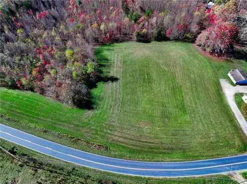 000 Sparger Rd, Mount Airy, NC 27030