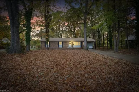 2975 Forest Dr, Randleman, NC 27317 photo 2