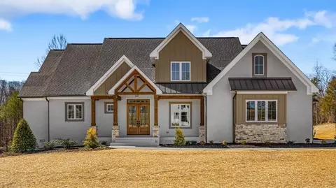 7527 Shadow Creek Dr, Summerfield, NC 27358