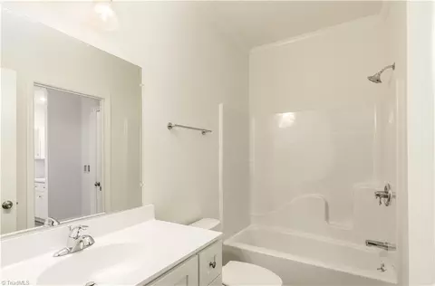 Bath - 117 Crestview Dr, High Point, NC 27265 photo 3 of 3