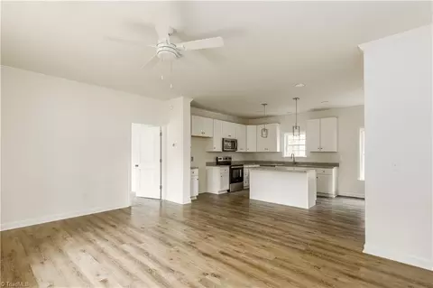 Living - 117 Crestview Dr, High Point, NC 27265 photo 2 of 4