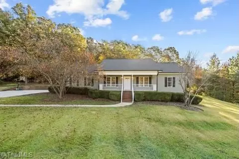 3001 Tranquil Ln, Asheboro, NC 27205