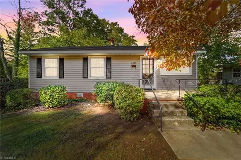 2109 Hubbard St, Greensboro, NC 27405