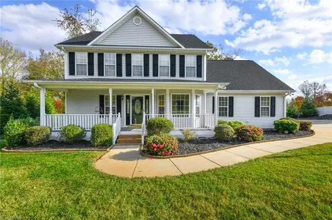 5598 Friendship Glen Dr, Browns Summit, NC 27214
