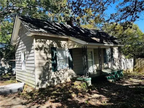 1715 Ringold Rd, Greensboro, NC 27405