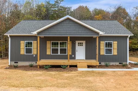 729 Cypress Hill Dr, Eden, NC 27288